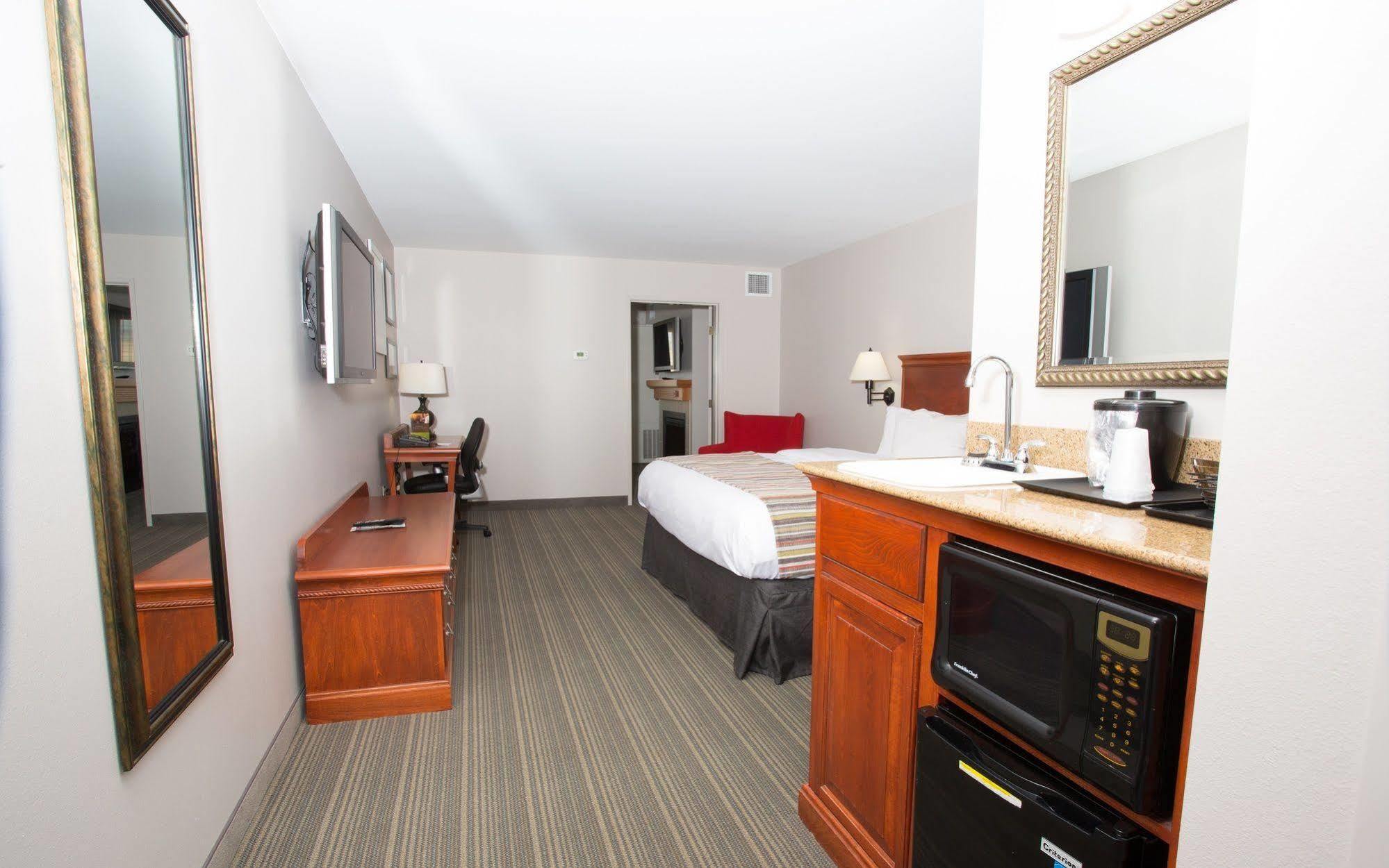 Country Inn & Suites By Radisson, Grand Forks, Nd Экстерьер фото